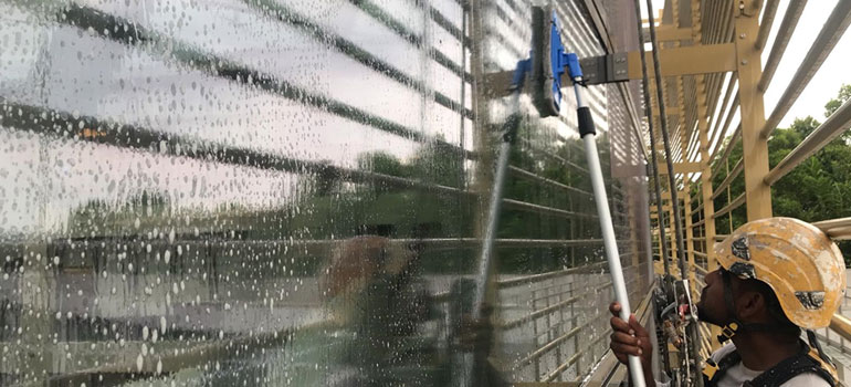 facade cleaning services